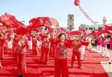 刘荣的扇子舞广场舞，舞动生命与魅力的记忆——往年12月1日的精彩瞬间