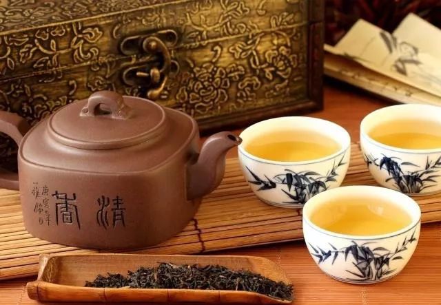 茶韵涌动之美，探索茶汤的流动艺术